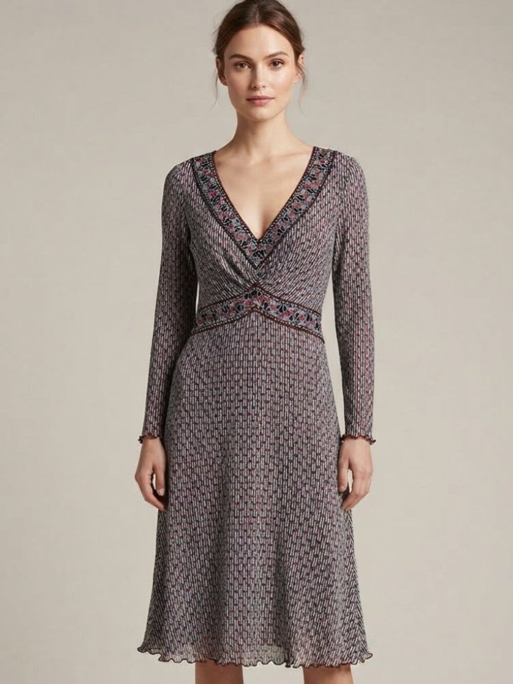 Studio M Patterned V-Neck Midi Dress in Black and Red